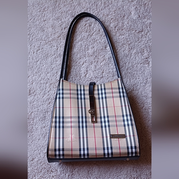 Burberry Handbags - BURBERRY Vintage Purse